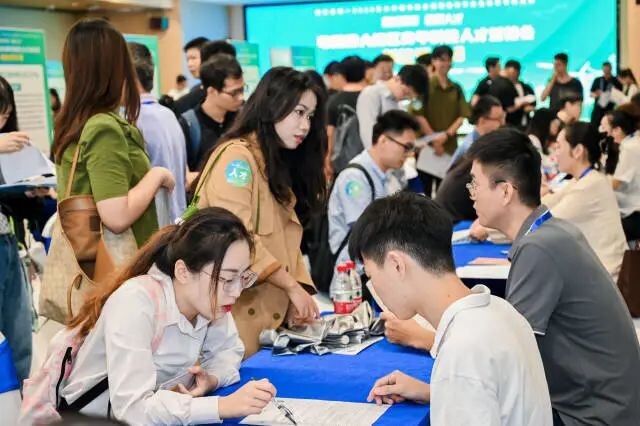   廣東如何多向發力打造就業“直通車”？_4