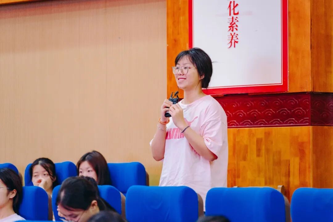 企業家進校園“引領成長，點亮青春”！河源市舉辦“金鳳展翅”女大學生創業就業服務活動.docx_3