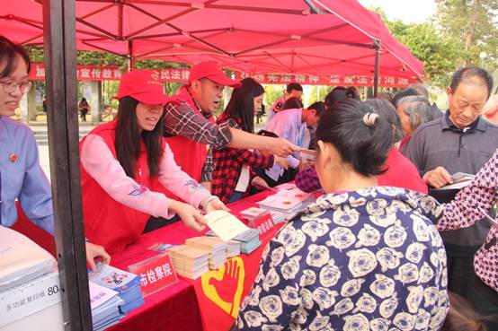 說明: E:2018創(chuàng)文1204憲法宣傳日活動(dòng)IMG_9413.JPG